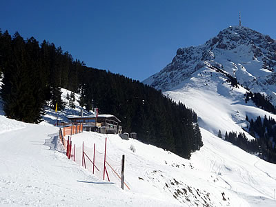 Kitzbüheler Horn mountain behind the top of the Penzing area